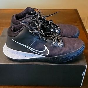 Men's basketball shoes